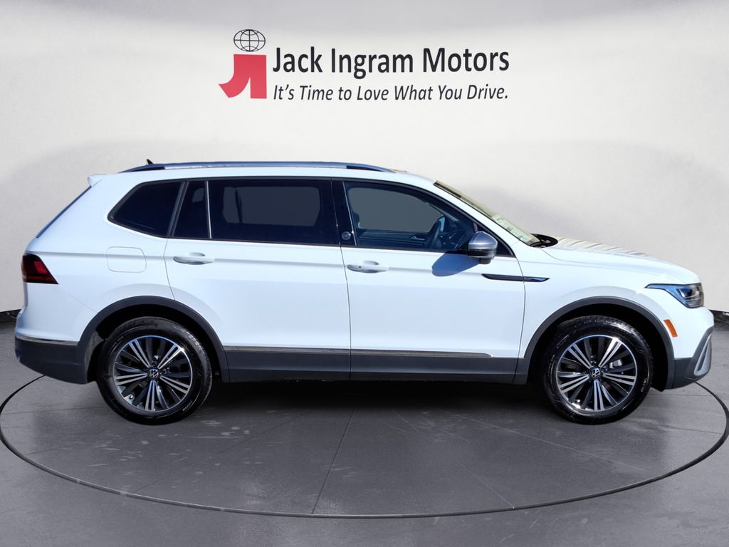 used 2024 Volkswagen Tiguan car