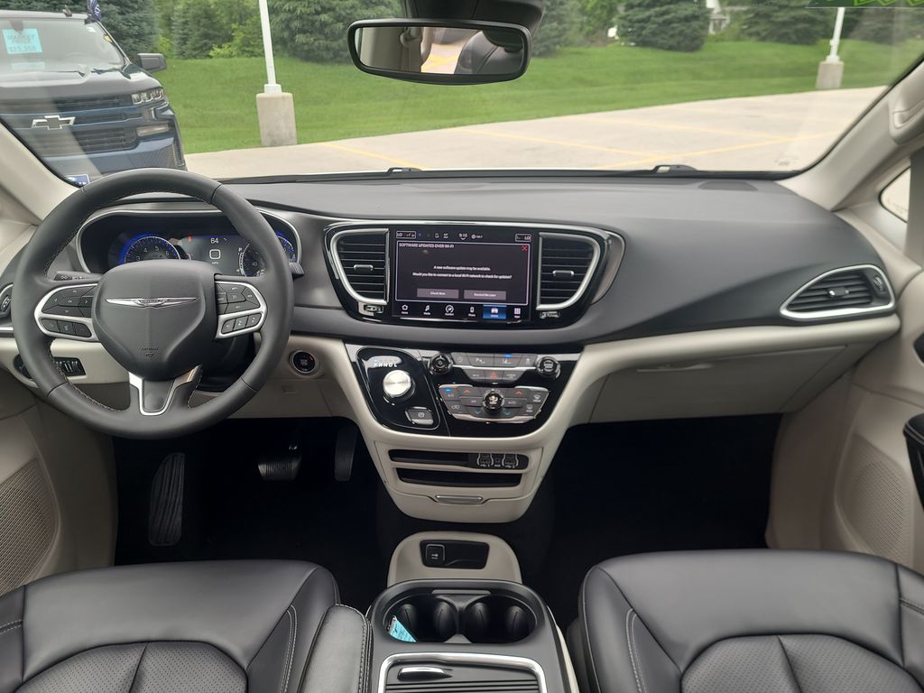 used 2023 Chrysler Pacifica car, priced at $24,987