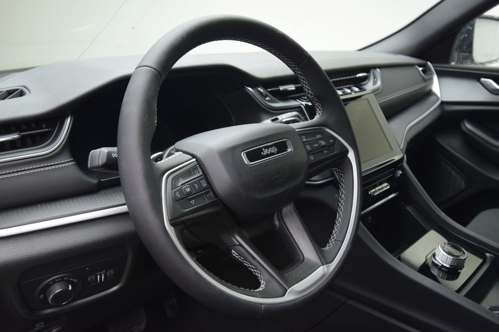 new 2025 Jeep Grand Cherokee car, priced at $35,165