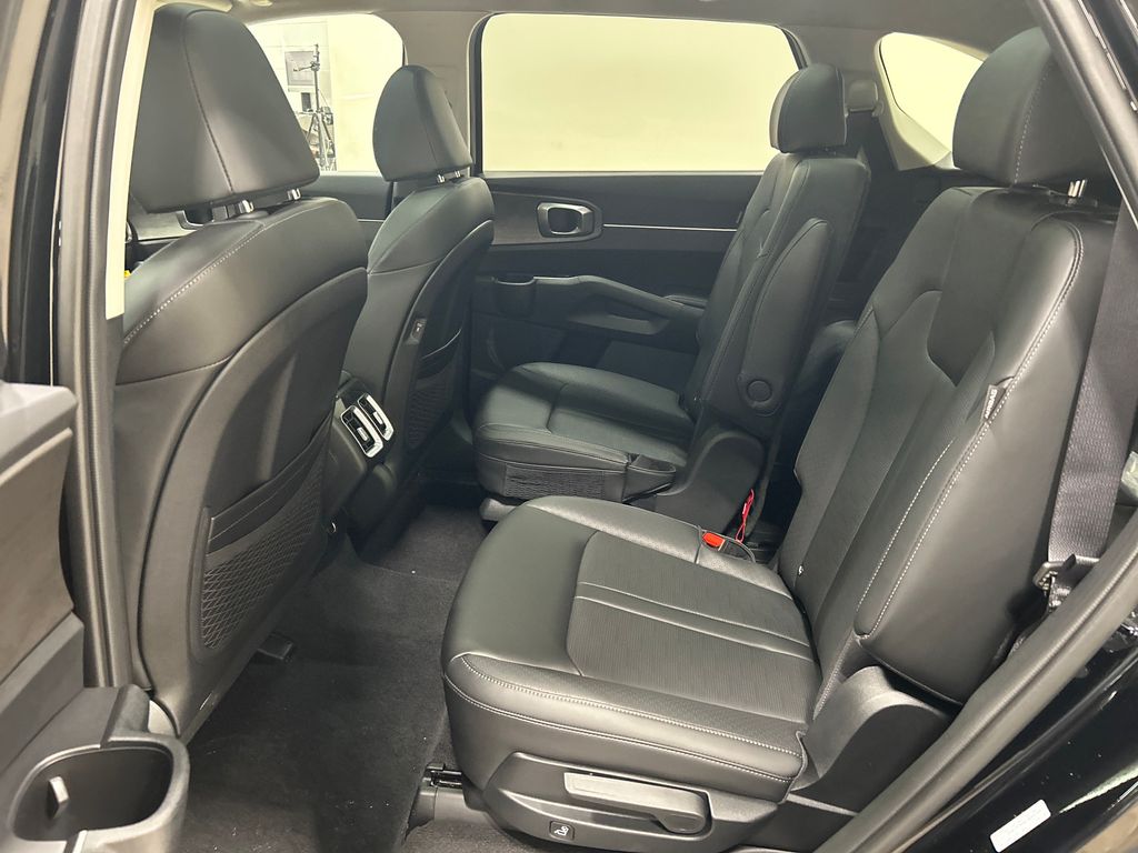 new 2025 Kia Sorento car, priced at $41,453