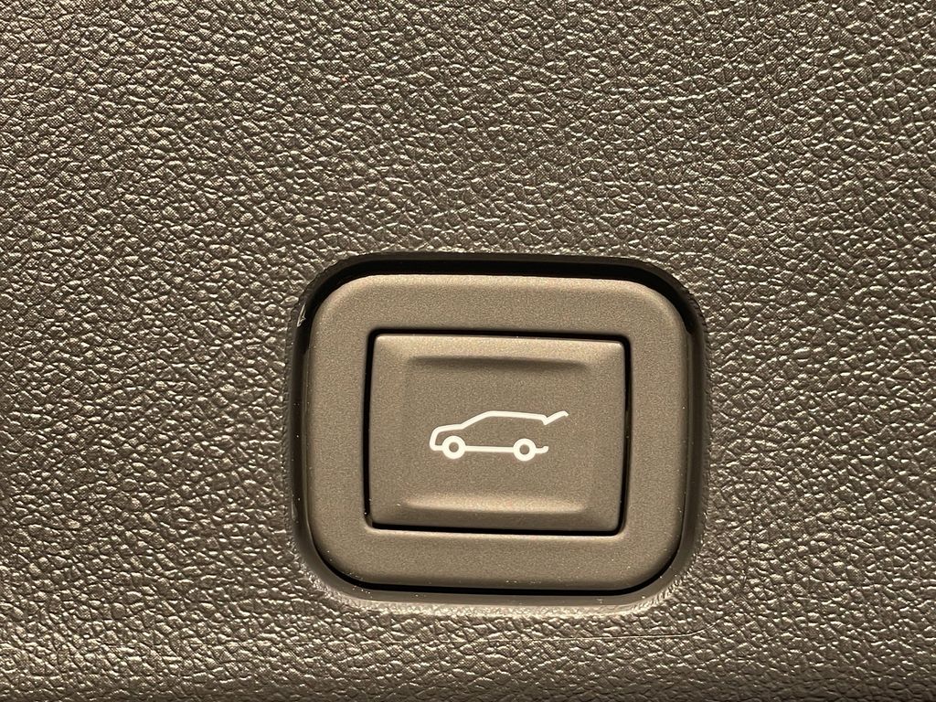 new 2026 Chevrolet Traverse car, priced at $37,495