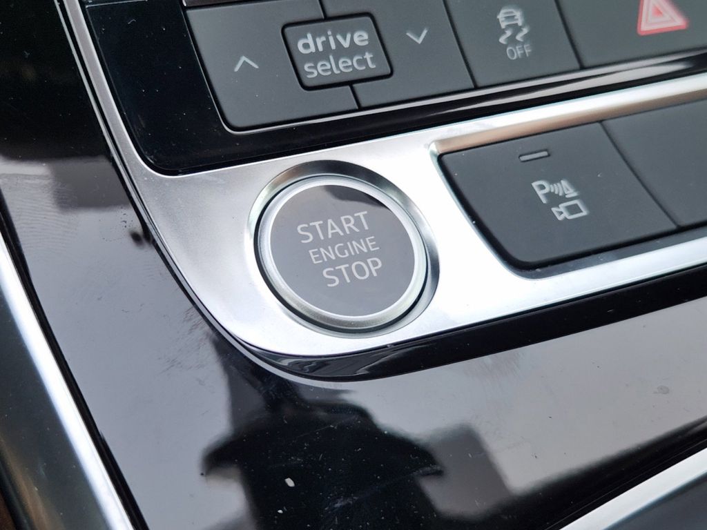 new 2025 Audi Q8 car, priced at $86,615
