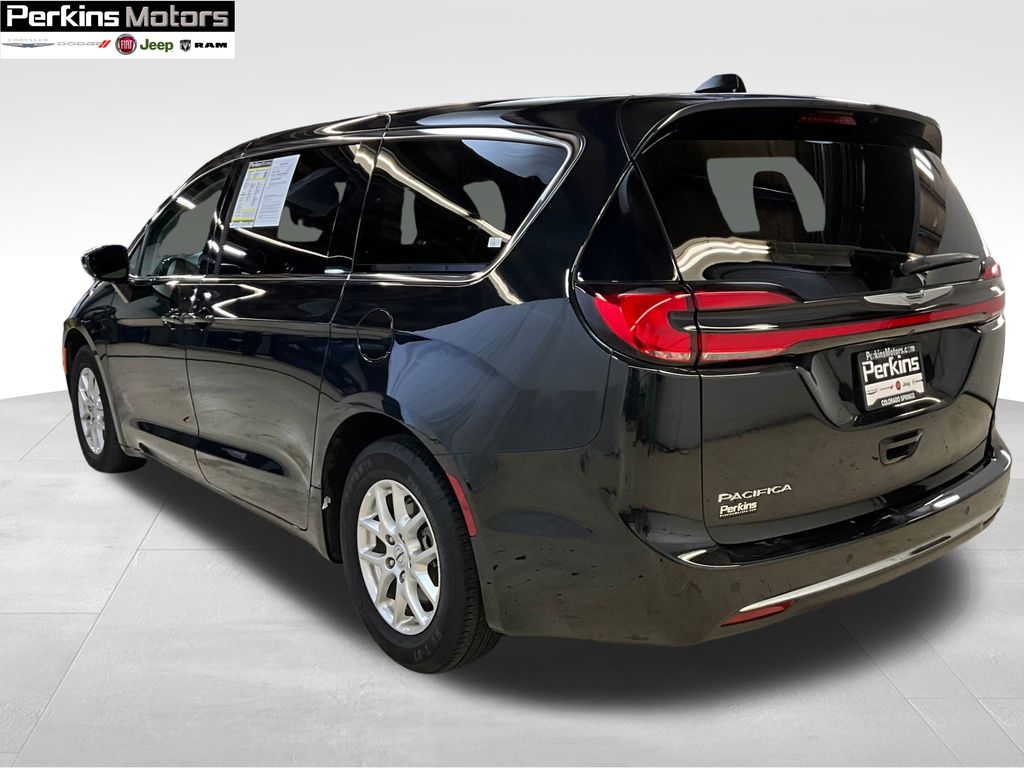 used 2024 Chrysler Pacifica car, priced at $33,343