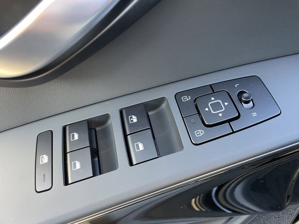 new 2025 Kia Niro car, priced at $29,867