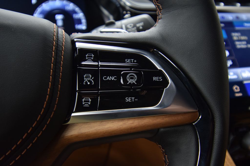 new 2025 Jeep Grand Cherokee L car, priced at $70,107