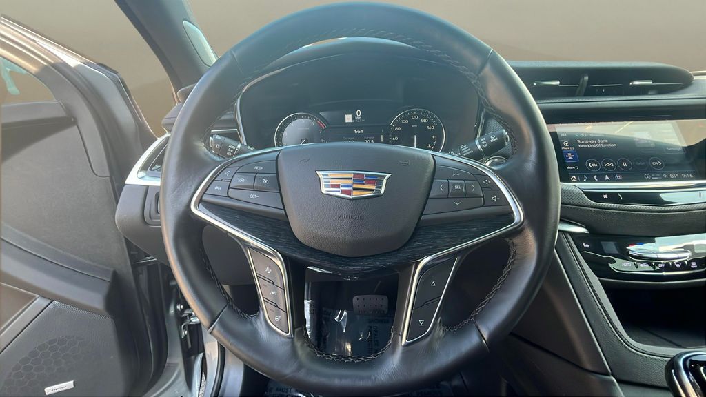 used 2023 Cadillac XT5 car, priced at $34,300