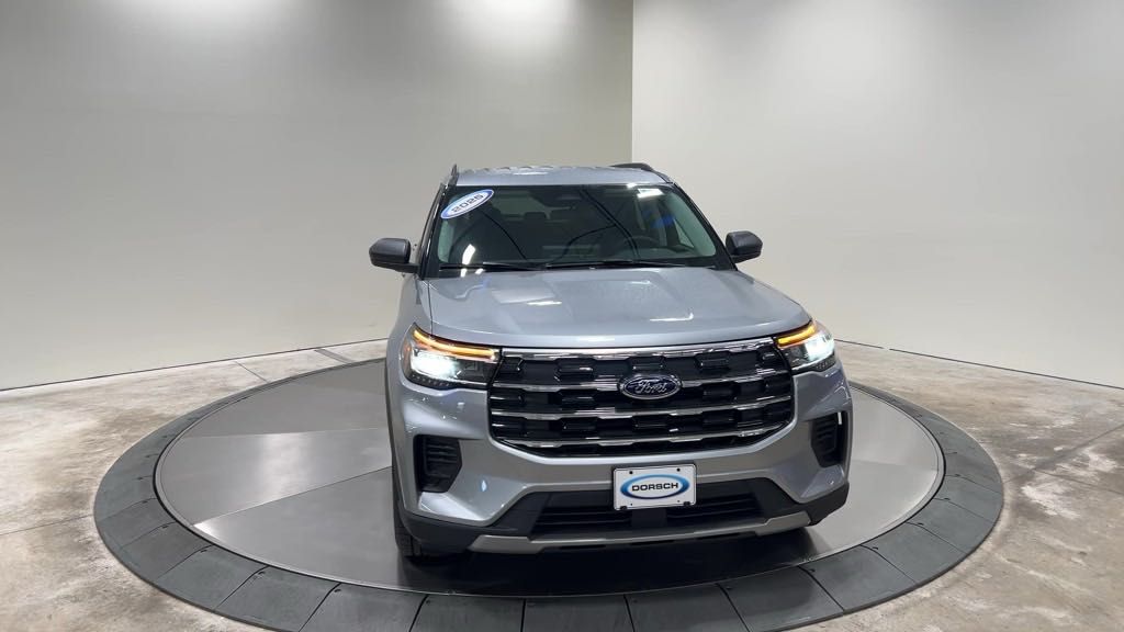 new 2025 Ford Explorer car, priced at $40,550