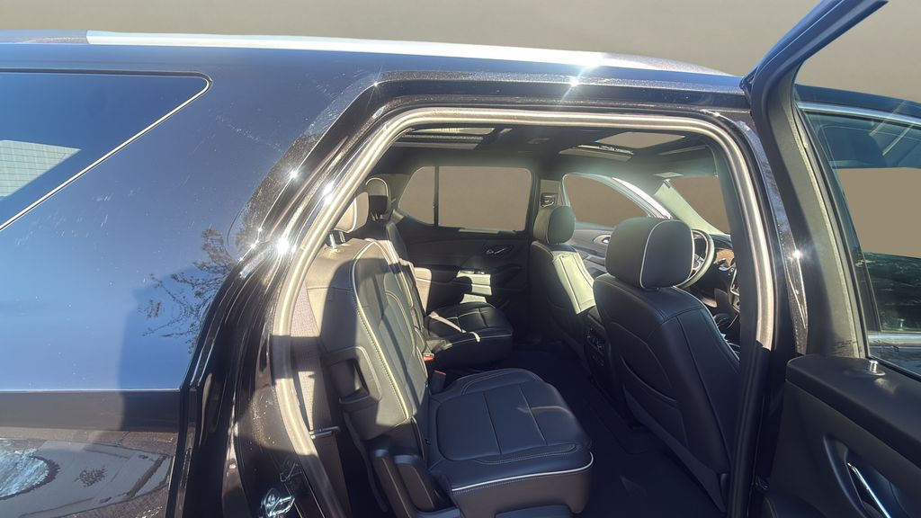 used 2023 Chevrolet Traverse car, priced at $36,800