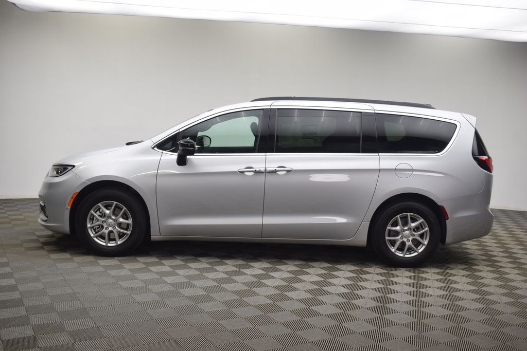 new 2026 Chrysler Pacifica car, priced at $44,544