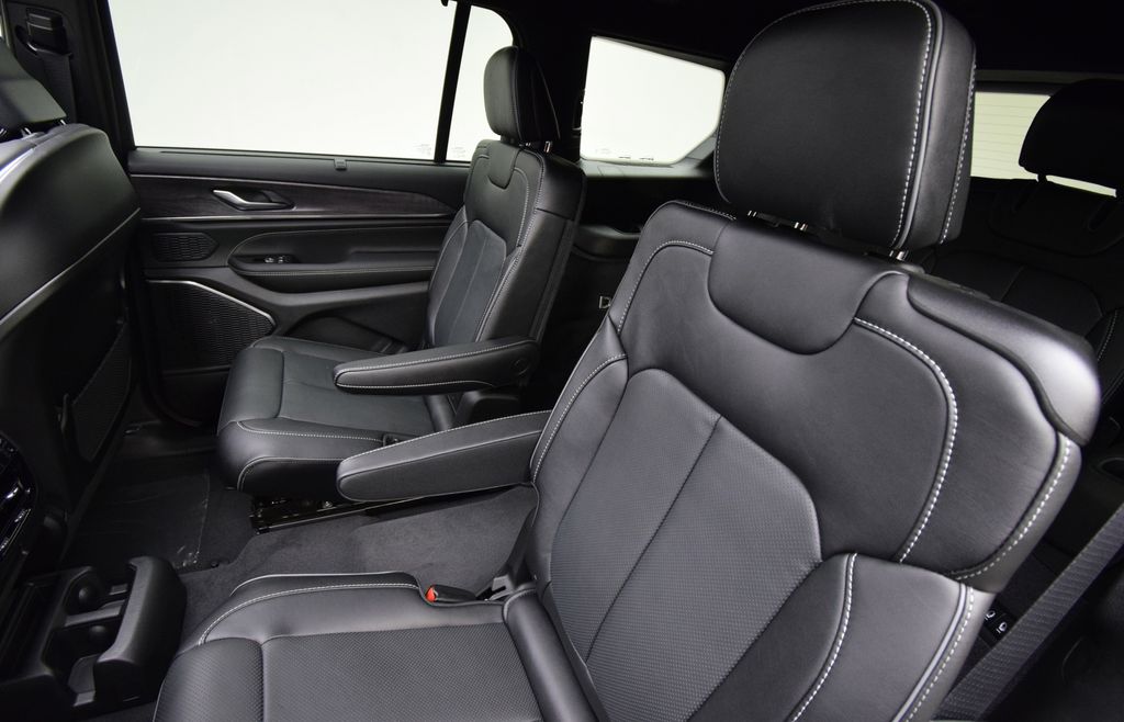 new 2024 Jeep Grand Cherokee L car, priced at $65,451