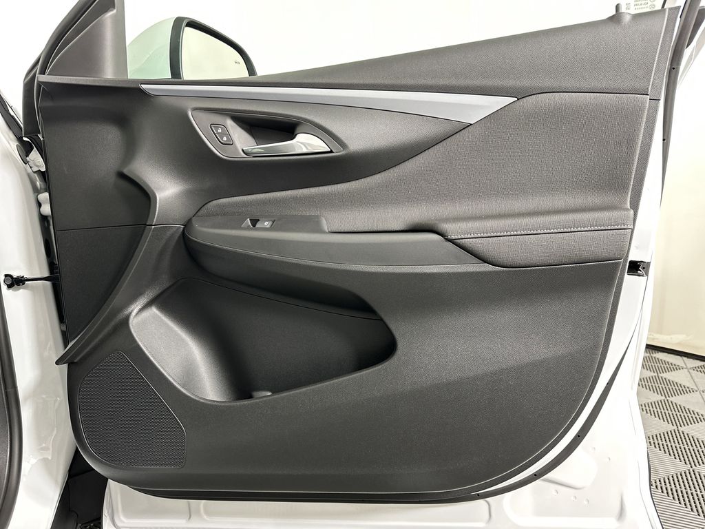 new 2025 Buick Envista car, priced at $26,880