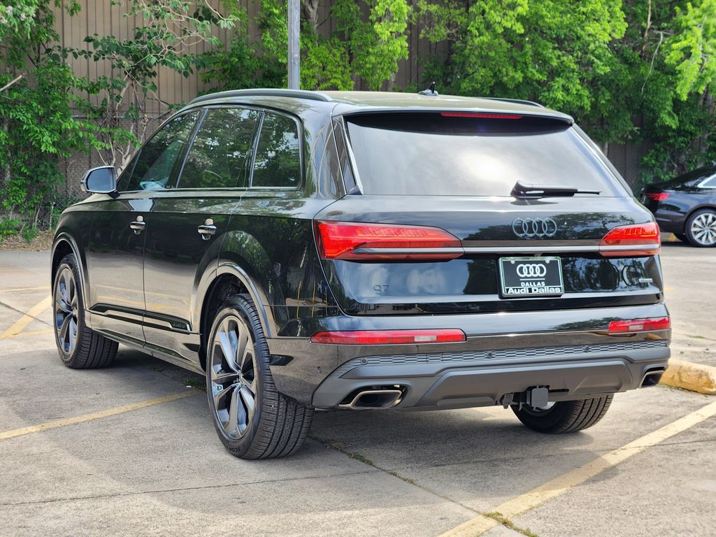 new 2025 Audi Q7 car, priced at $77,750