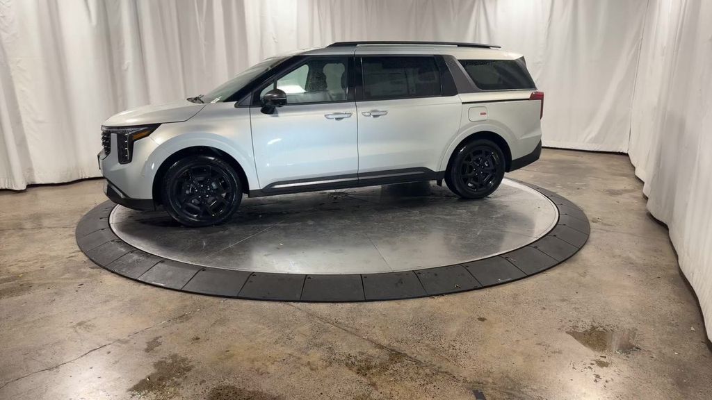 new 2025 Kia Carnival Hybrid car, priced at $50,640