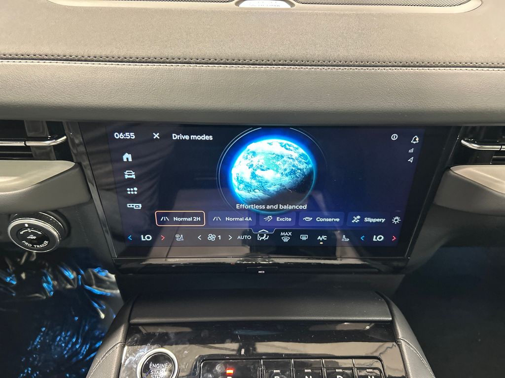 new 2025 Lincoln Navigator car, priced at $106,555