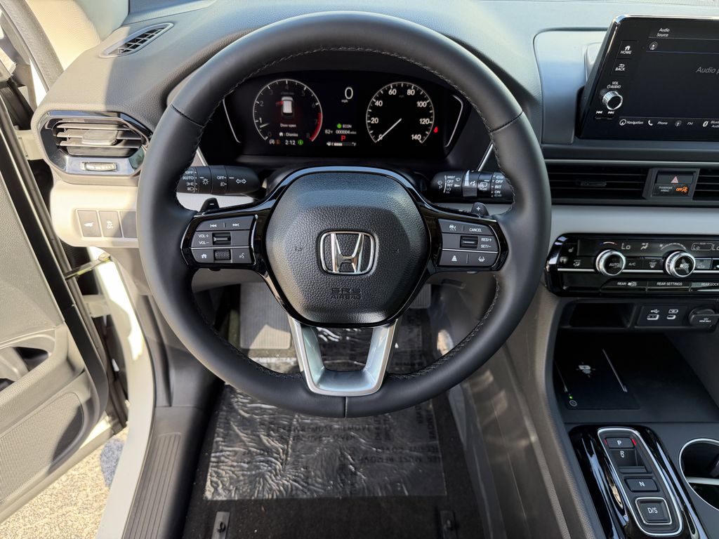 new 2025 Honda Pilot car, priced at $49,265