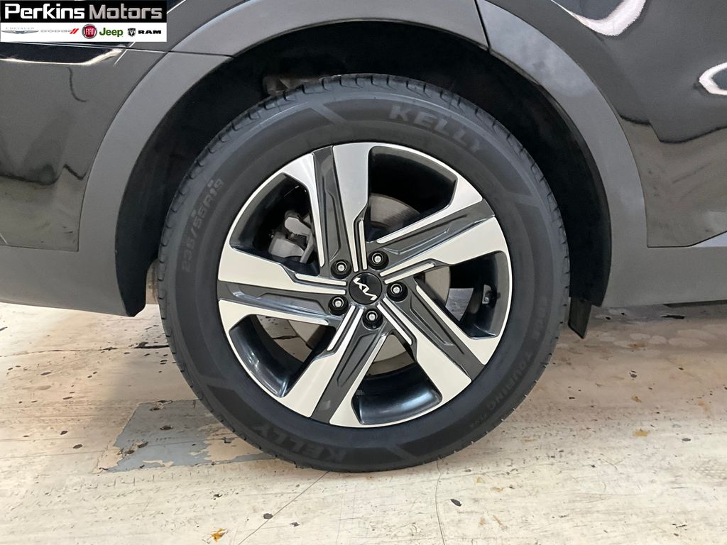 used 2022 Kia Sorento Hybrid car, priced at $31,476
