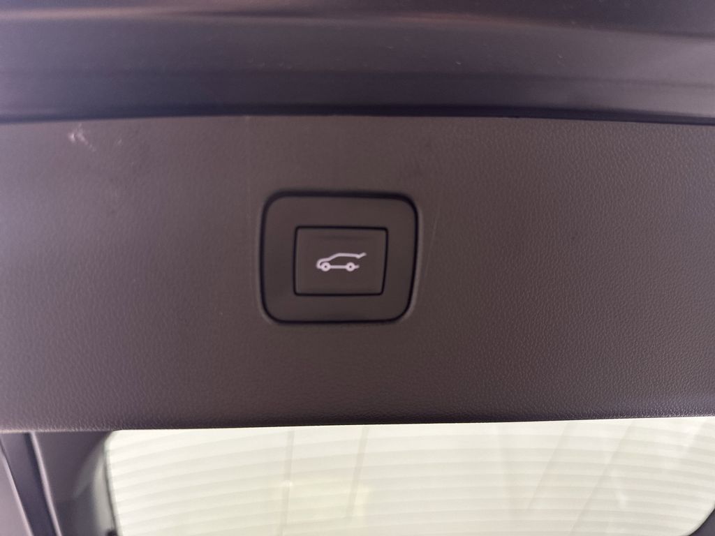 new 2025 Buick Envista car, priced at $29,570