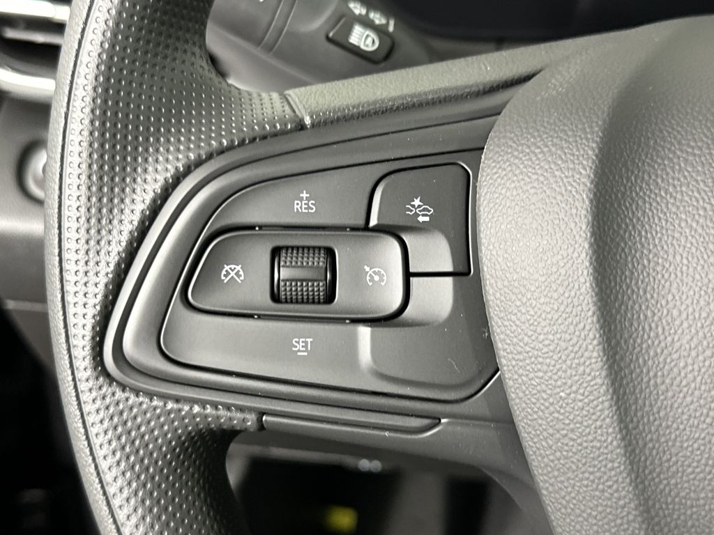 new 2025 Buick Envista car, priced at $25,190