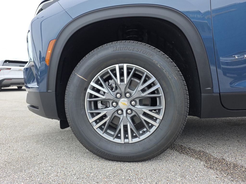 new 2026 Chevrolet Traverse car, priced at $42,695