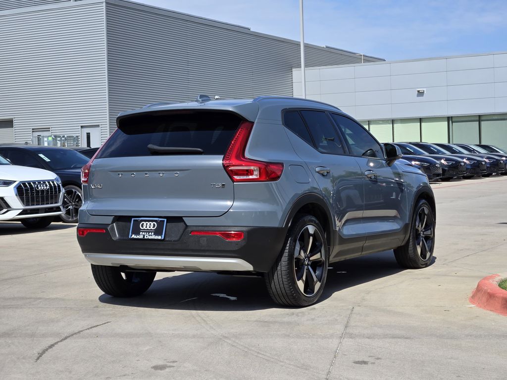 used 2021 Volvo XC40 car, priced at $22,862