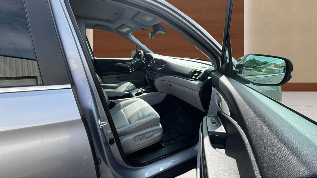 used 2022 Honda Pilot car, priced at $33,000