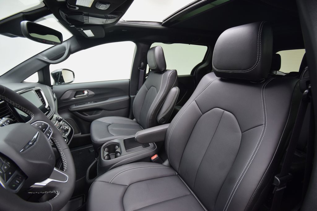 new 2026 Chrysler Pacifica car, priced at $45,088