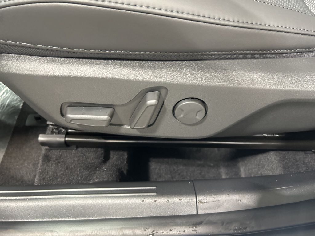 new 2025 Kia Niro car, priced at $30,554