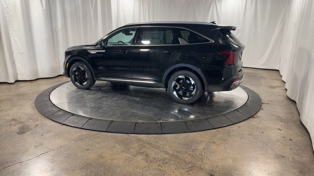 new 2025 Kia Sorento Hybrid car, priced at $47,223