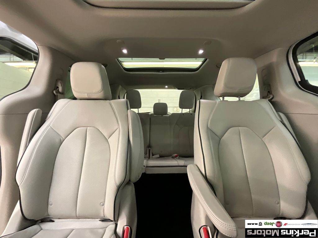 used 2018 Chrysler Pacifica Hybrid car, priced at $22,351