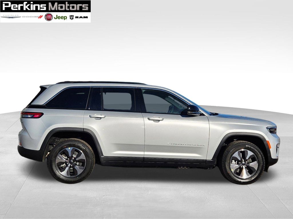 new 2025 Jeep Grand Cherokee car, priced at $53,864