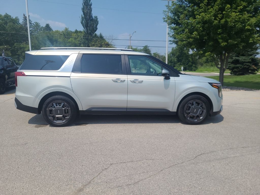 used 2025 Kia Carnival Hybrid car, priced at $42,844