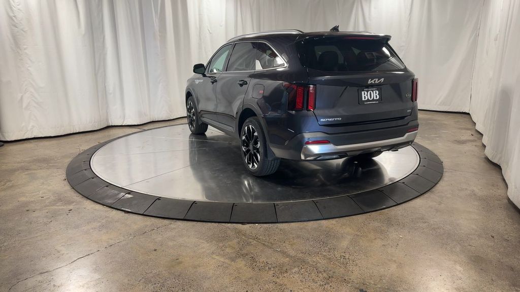 new 2025 Kia Sorento car, priced at $40,546