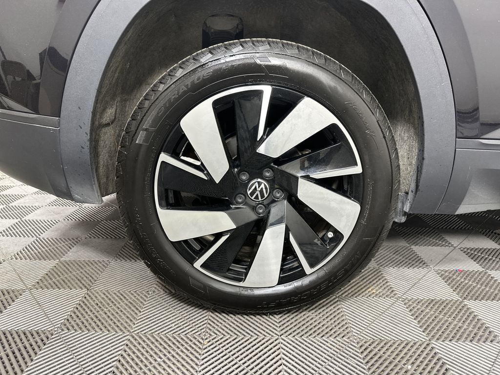 used 2024 Volkswagen Atlas Cross Sport car, priced at $30,797