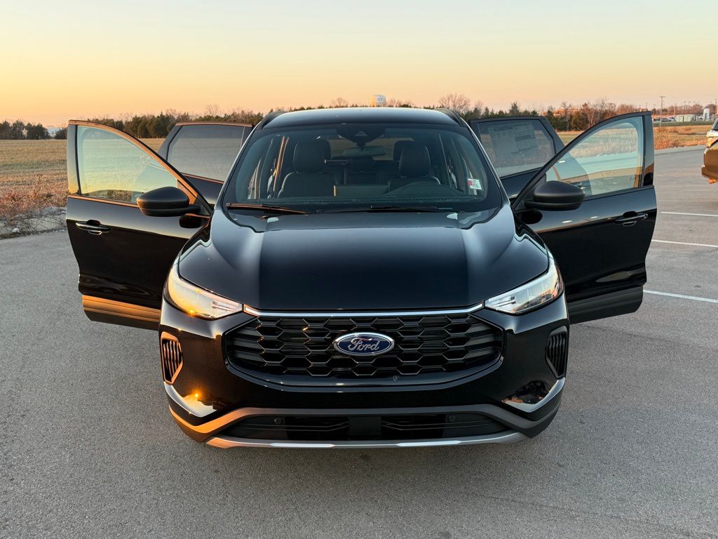 new 2025 Ford Escape car, priced at $28,040