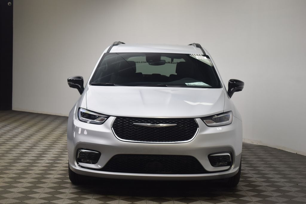 new 2026 Chrysler Pacifica car, priced at $42,839