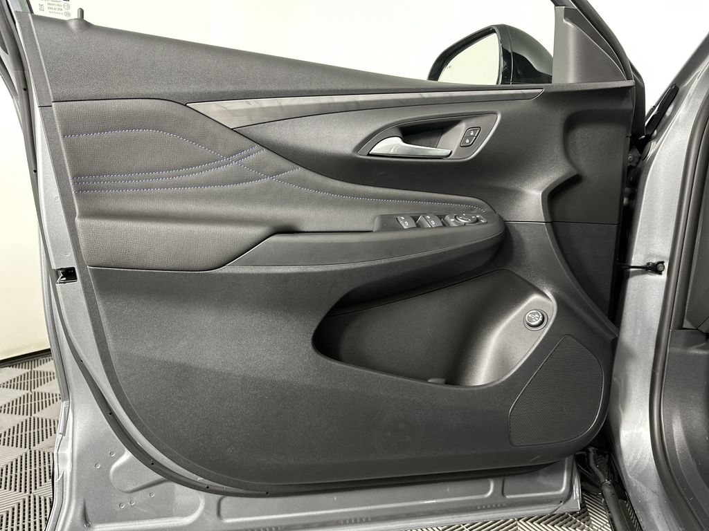 new 2025 Buick Envista car, priced at $29,869