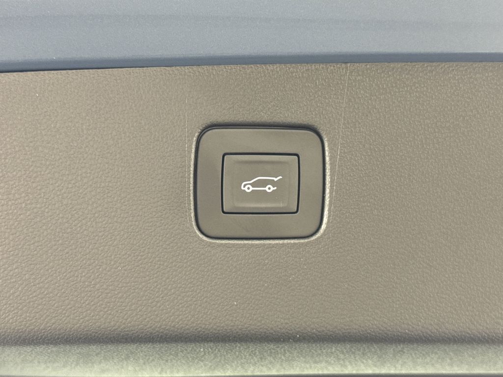new 2025 Buick Envista car, priced at $31,085