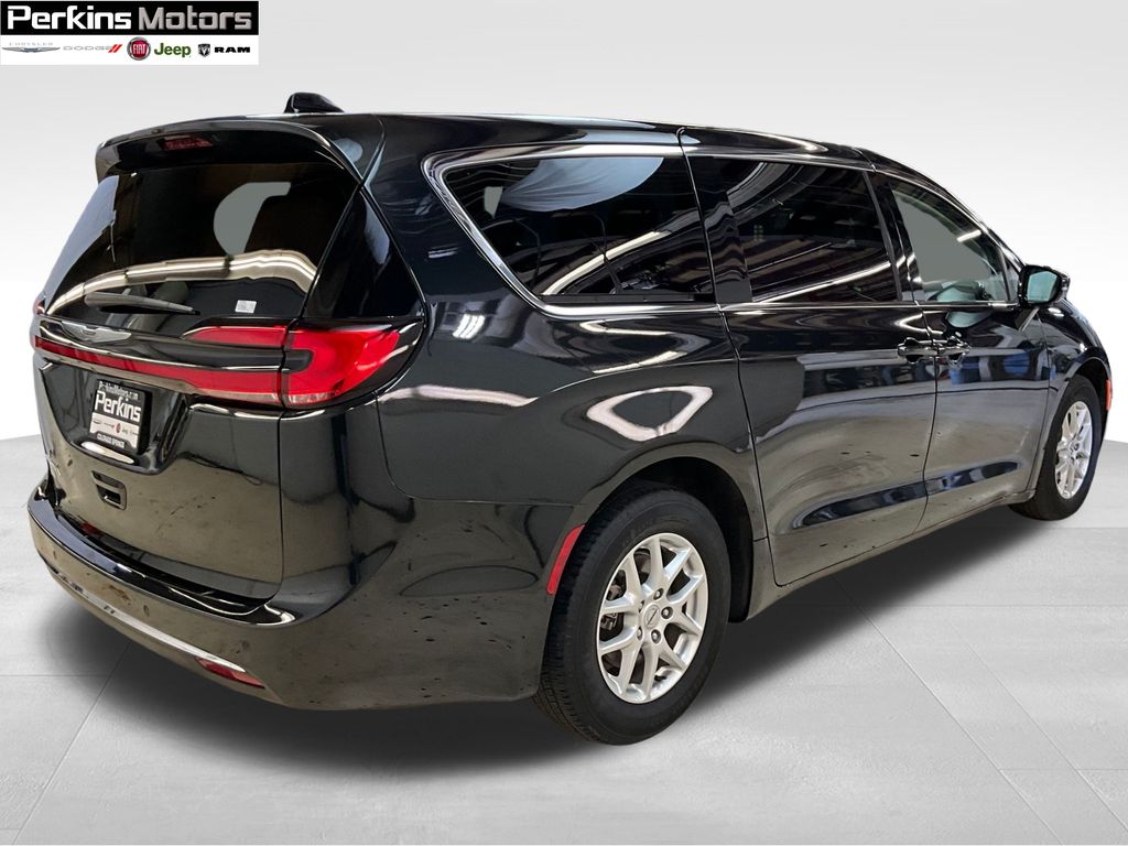 used 2024 Chrysler Pacifica car, priced at $33,343