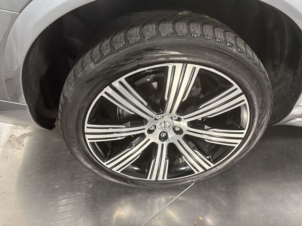 used 2020 Volvo XC90 car, priced at $31,983
