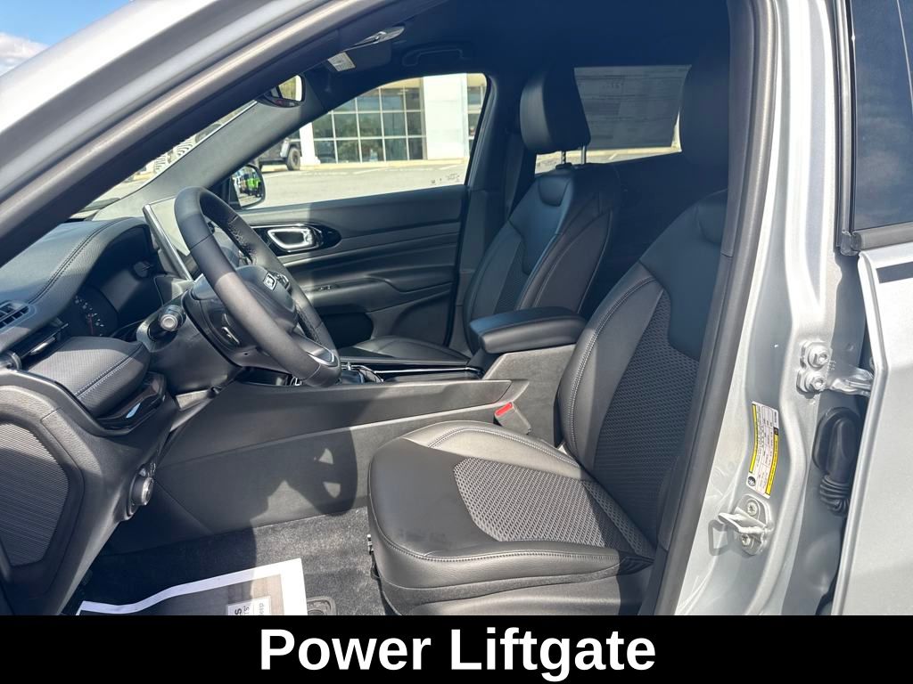 new 2025 Jeep Compass car, priced at $28,990