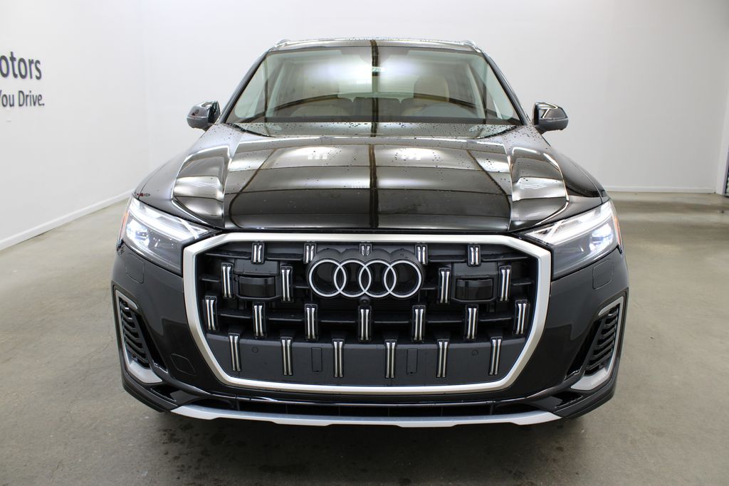 new 2025 Audi Q7 car, priced at $70,850