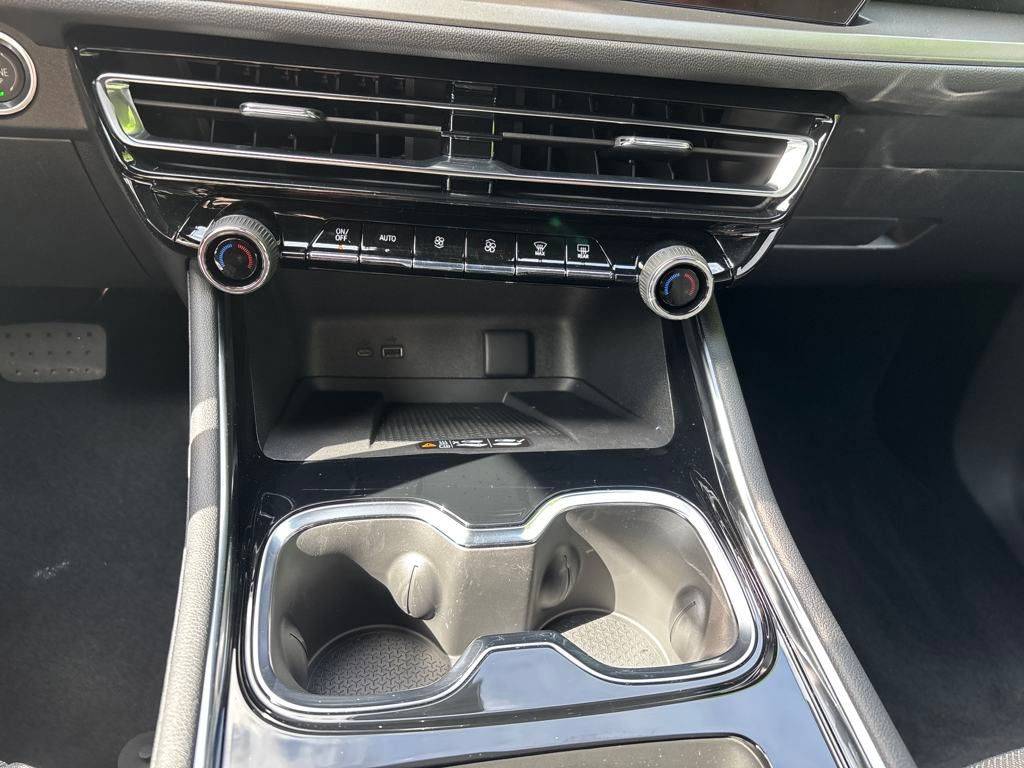 new 2025 Chevrolet Traverse car, priced at $44,695