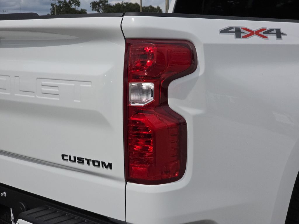 new 2025 Chevrolet Silverado 1500 car, priced at $39,077
