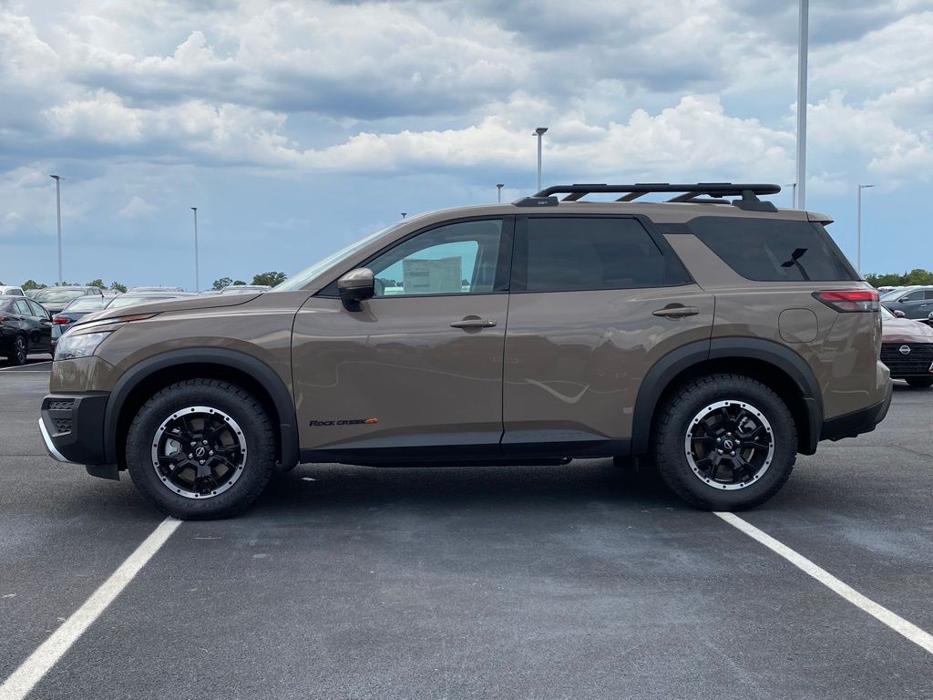 new 2024 Nissan Pathfinder car, priced at $39,375