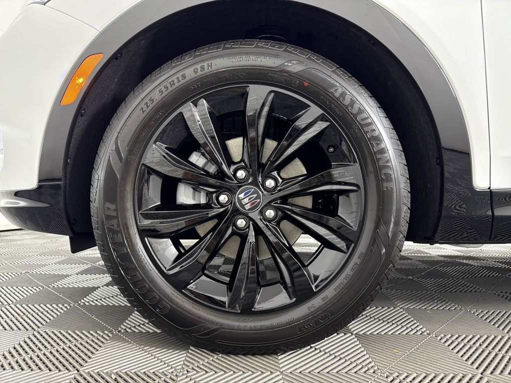 new 2025 Buick Envista car, priced at $29,075