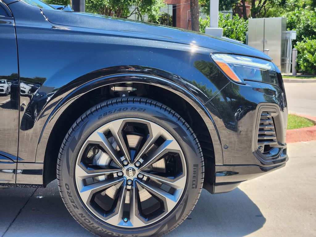 new 2025 Audi Q7 car, priced at $77,750