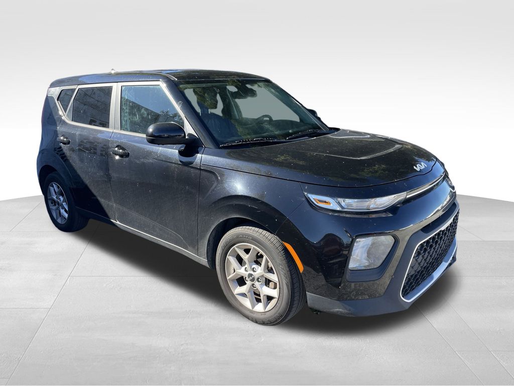 used 2022 Kia Soul car, priced at $13,991