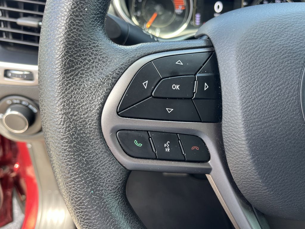 used 2021 Jeep Cherokee car, priced at $14,995