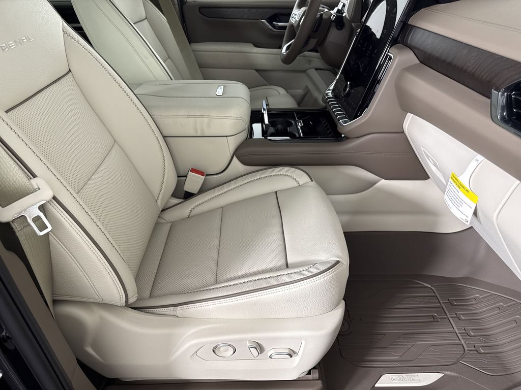 new 2025 GMC Yukon XL car, priced at $97,374