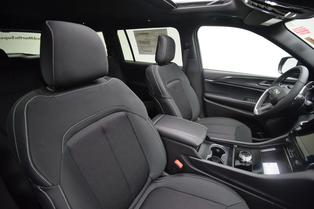 new 2025 Jeep Grand Cherokee L car, priced at $40,360